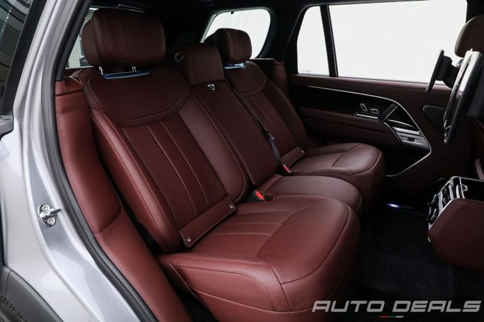 Новый Land Rover Range Rover P530 MHEV V, 4.4 л, 2025 в Дубае от AUTO DEALS Серый цвет. GCC | AUTO.AE