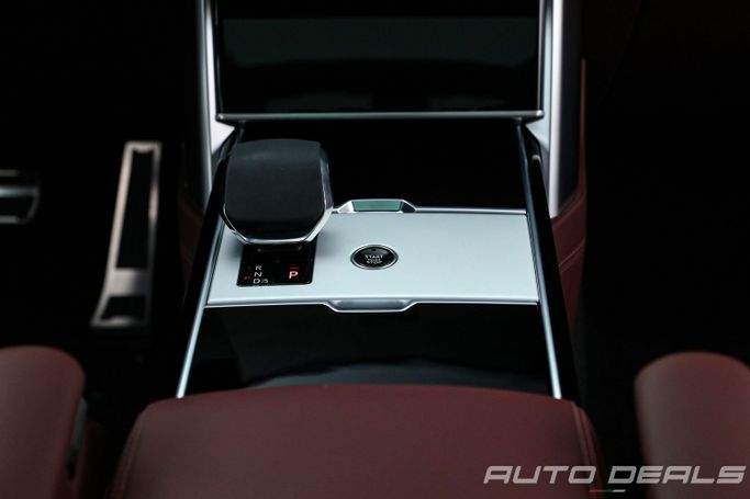 Новый Land Rover Range Rover P530 MHEV V, 4.4 л, 2025 в Дубае от AUTO DEALS Серый цвет. GCC | AUTO.AE