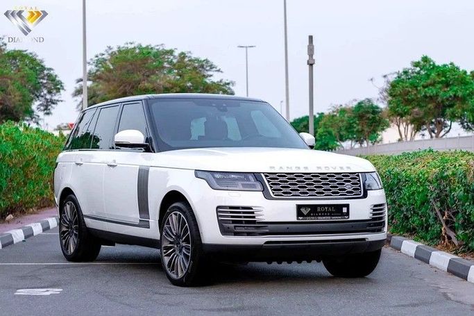 Used Land Rover Range Rover P525 IV Facelift, 5.0 l, 2021 in Dubai by Royal Diamond Motors, White color. GCC Specs | AUTO.AE