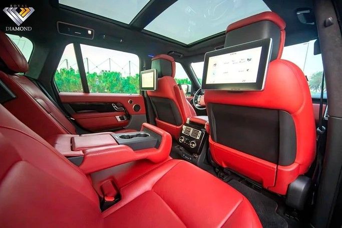 Used Land Rover Range Rover P525 IV Facelift, 5.0 l, 2021 in Dubai by Royal Diamond Motors, White color. GCC Specs | AUTO.AE