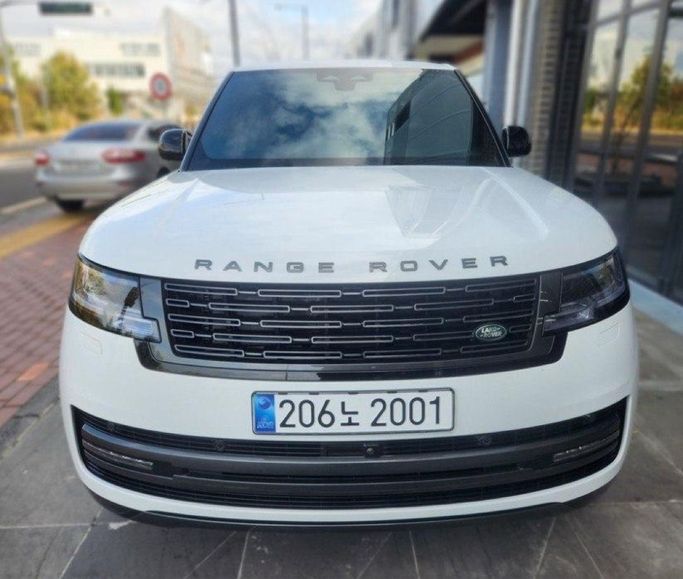 مستعملة Land Rover Range Rover P530 MHEV V, 4.4 l, 2024 في في دبي من Fair Import، اللون أبيض. المواصفات الكورية | AUTO.AE