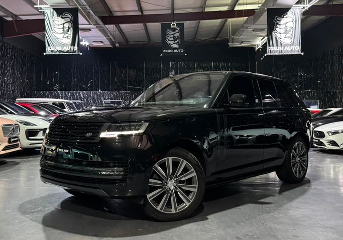 مستعملة Land Rover Range Rover P530 MHEV V, 4.4 l, 2022 في في دبي من Zeus Motors، اللون أسود. مواصفات الخليج | AUTO.AE | إعلان #258213