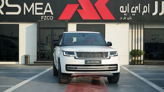 جديدة Land Rover Range Rover P530 MHEV V, 4.4 l, 2026 في في دبي من AK Motors MEA، اللون أبيض. مواصفات الخليج | AUTO.AE | إعلان #265553