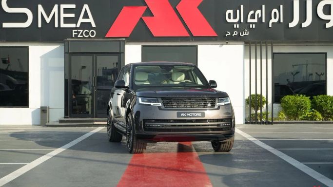 جديدة Land Rover Range Rover P530 MHEV V, 4.4 l, 2026 في في دبي من AK Motors MEA، اللون رمادي. مواصفات الخليج | AUTO.AE | إعلان #265556