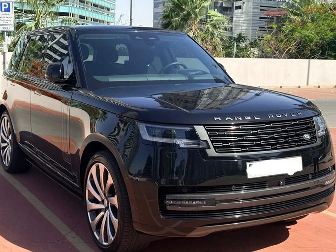 Подержанный Land Rover Range Rover P530 MHEV LONG V (L460), 4.4 л, 2024 в ОАЭ, Дубай Черный цвет. GCC | AUTO.AE | Объявление #274325
