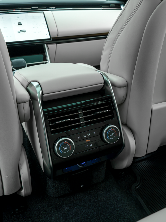 مستعملة Land Rover Range Rover P360 MHEV V، 3.0 لتر، 2025 في الإمارات، دبي من Premium Plus Automotive، اللون أخضر. مواصفات الخليج | AUTO.AE | إعلان #295599 — صورة 24 من 25