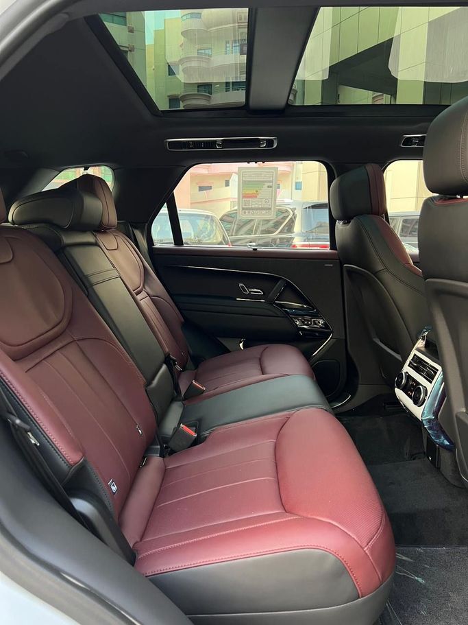 Land Rover Range Rover Sport P400 MHEV III, 2023 внедорожник 5 дв. бизнес класса в Дубае от Princess белый цвет | AUTO.AE