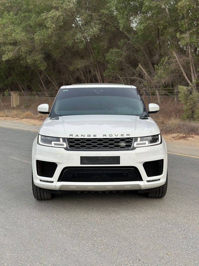 Подержанный Land Rover Range Rover Sport II Рестайлинг, 3.0 л, 2018 в Дубае от Alzahiah Cars Белый цвет. GCC | AUTO.AE