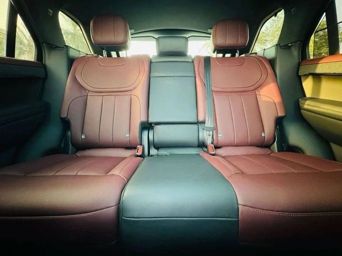 Подержанный Land Rover Range Rover Sport P400 MHEV III, 3.0 л, 2023 в Дубае от Royal Motors Белый цвет. GCC | AUTO.AE