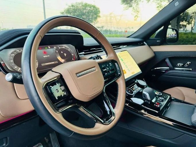 Подержанный Land Rover Range Rover Sport D350 III, 3.0 л, 2023 в Дубае от Royal Motors Черный цвет. GCC | AUTO.AE