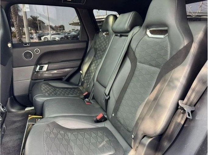 Подержанный Land Rover Range Rover Sport SVR II Рестайлинг, 5.0 л, 2019 в Дубае от Royal Motors Серебристый цвет. Европейская | AUTO.AE
