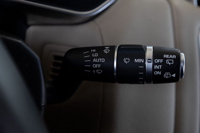 Used Land Rover Range Rover Sport P340 II Facelift, 3.0 l, 2018 in Dubai by Linda Cars, Black color. GCC Specs | AUTO.AE