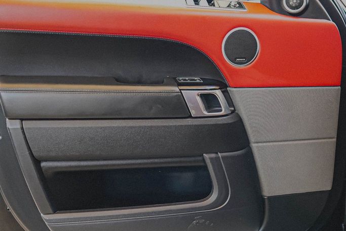 Подержанный Land Rover Range Rover Sport P340 II Рестайлинг, 3.0 л, 2019 в Дубае от Linda Cars Черный цвет. GCC | AUTO.AE