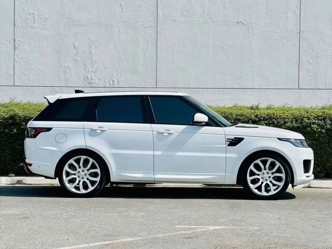 Подержанный Land Rover Range Rover Sport P380 II Рестайлинг, 3.0 л, 2021 в Дубае от Ideal Cars LLC Белый цвет. GCC | AUTO.AE