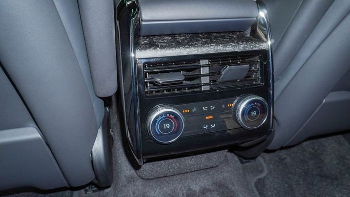 Новый Land Rover Range Rover Sport P530 III, 4.4 л, 2025 в Дубае от Najem Motors Белый цвет. Европейская | AUTO.AE