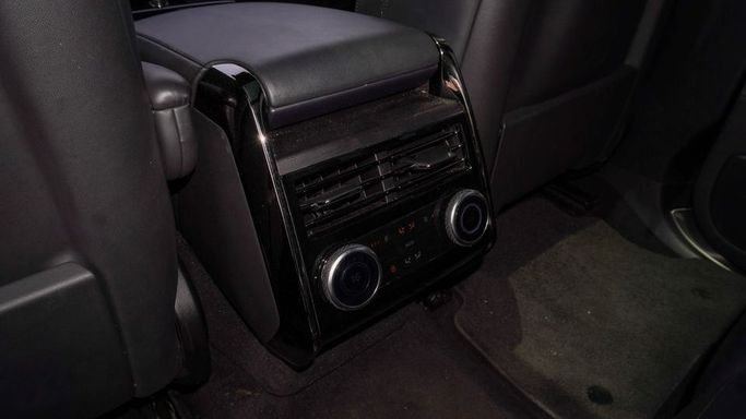 Подержанный Land Rover Range Rover Sport P400 MHEV III, 3.0 л, 2023 в Дубае от Najem Motors Серый цвет. GCC | AUTO.AE