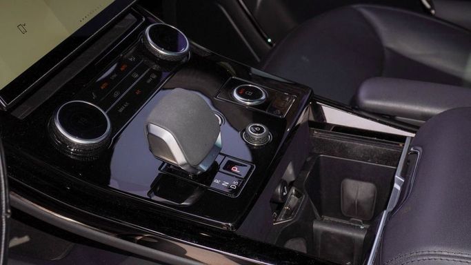 Подержанный Land Rover Range Rover Sport P400 MHEV III, 3.0 л, 2023 в Дубае от Najem Motors Серый цвет. GCC | AUTO.AE