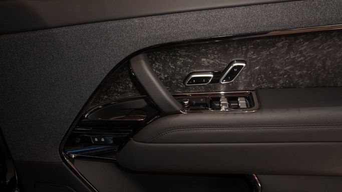 Used Land Rover Range Rover Sport P400 MHEV III, 3.0 l, 2023 in Dubai by Ibitisam Motors, Black color.  | AUTO.AE