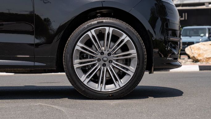 New Land Rover Range Rover Sport P400 MHEV III, 3.0 l, 2025 in Dubai by Milele, Black color. Other | AUTO.AE