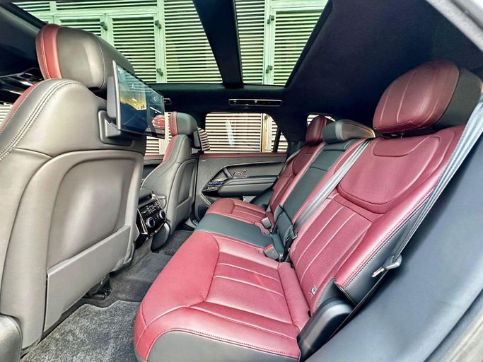 Подержанный Land Rover Range Rover Sport P530 III, 4.4 л, 2023 в Дубае от Express Motors Серый цвет. Корейская | AUTO.AE