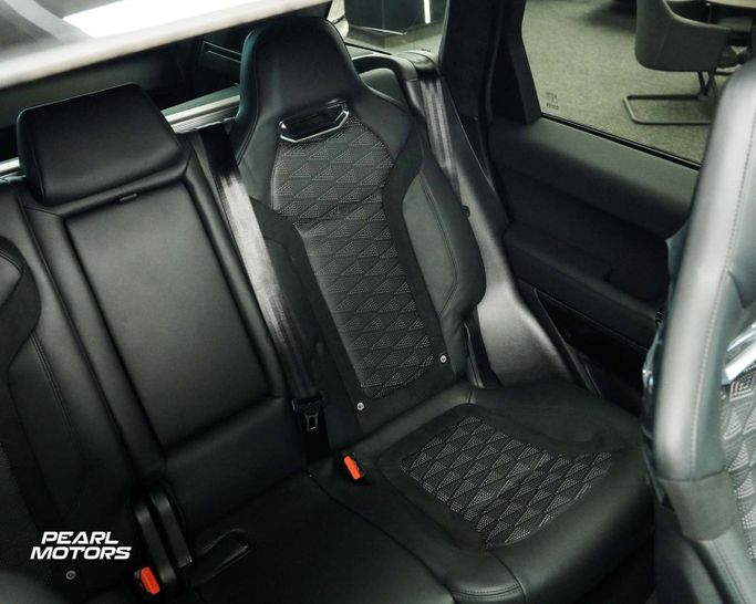 Новый Land Rover Range Rover Sport SVR Carbon Fiber Edition II Рестайлинг, 5 л, 2022 в Дубае от Pearl Motors Зеленый цвет. Европейская | AUTO.AE