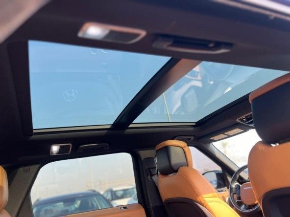 Подержанный Land Rover Range Rover Sport II Рестайлинг, 3.0 л, 2018 в Дубае от Titanum Cars Синий цвет. Канадская | AUTO.AE