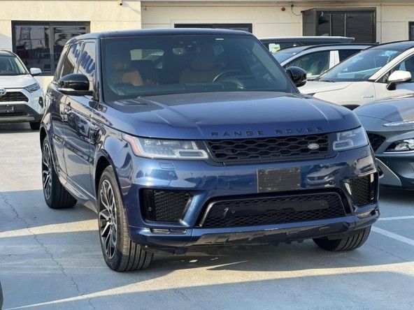 Подержанный Land Rover Range Rover Sport II Рестайлинг, 3.0 л, 2018 в Дубае от Titanum Cars Синий цвет. Канадская | AUTO.AE
