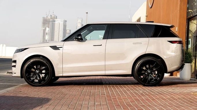 Новый Land Rover Range Rover Sport P530 III, 4.4 л, 2025 в Дубае от 8 Ba Motors Белый цвет. Other | AUTO.AE