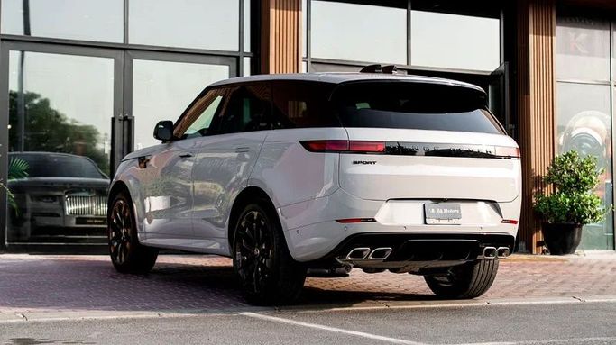 Новый Land Rover Range Rover Sport P530 III, 4.4 л, 2025 в Дубае от 8 Ba Motors Белый цвет. Other | AUTO.AE