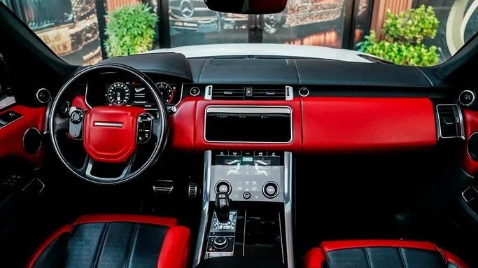 Подержанный Land Rover Range Rover Sport P380 II Рестайлинг, 3.0 л, 2019 в Дубае от 8 Ba Motors Белый цвет. Канадская | AUTO.AE