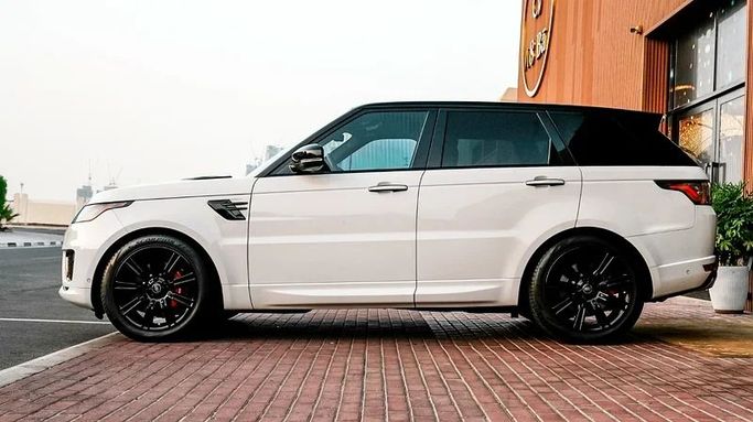 Подержанный Land Rover Range Rover Sport P380 II Рестайлинг, 3.0 л, 2019 в Дубае от 8 Ba Motors Белый цвет. Канадская | AUTO.AE