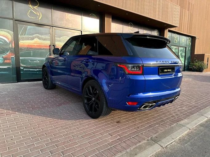 Подержанный Land Rover Range Rover Sport SVR II Рестайлинг, 5.0 л, 2018 в Дубае от 8 Ba Motors Синий цвет. GCC | AUTO.AE