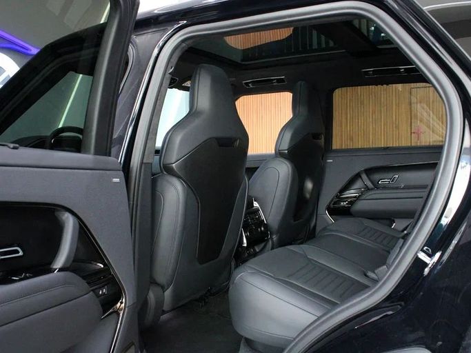 Подержанный Land Rover Range Rover Sport P635 III, 4.4 л, 2025 в Дубае от Hot Wheel Used Motors Черный цвет. Other | AUTO.AE