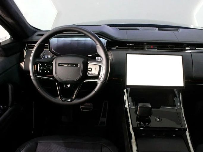 Подержанный Land Rover Range Rover Sport P635 III, 4.4 л, 2025 в Дубае от Hot Wheel Used Motors Черный цвет. Other | AUTO.AE