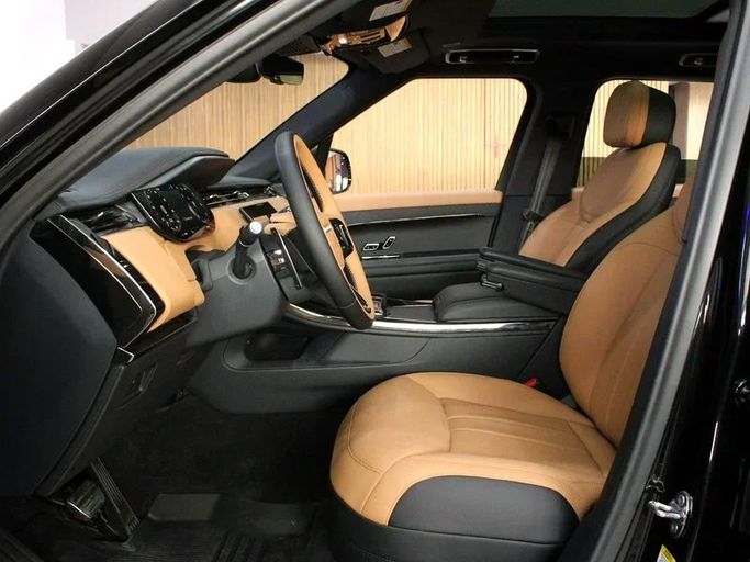 Подержанный Land Rover Range Rover Sport P400 MHEV III, 3.0 л, 2024 в Дубае от Hot Wheel Used Motors Черный цвет. Other | AUTO.AE