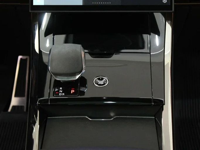 Подержанный Land Rover Range Rover Sport P400 MHEV III, 3.0 л, 2024 в Дубае от Hot Wheel Used Motors Черный цвет. Other | AUTO.AE