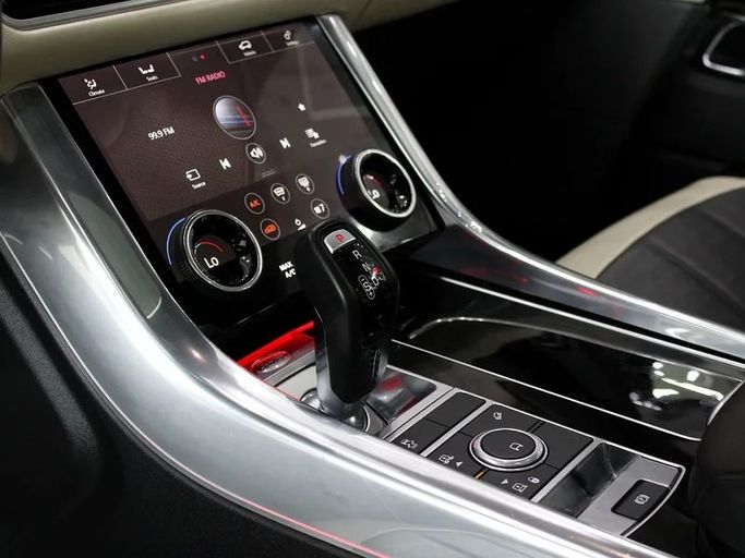 Подержанный Land Rover Range Rover Sport P340 II Рестайлинг, 3.0 л, 2018 в Дубае от Hot Wheel Used Motors Белый цвет. Other | AUTO.AE