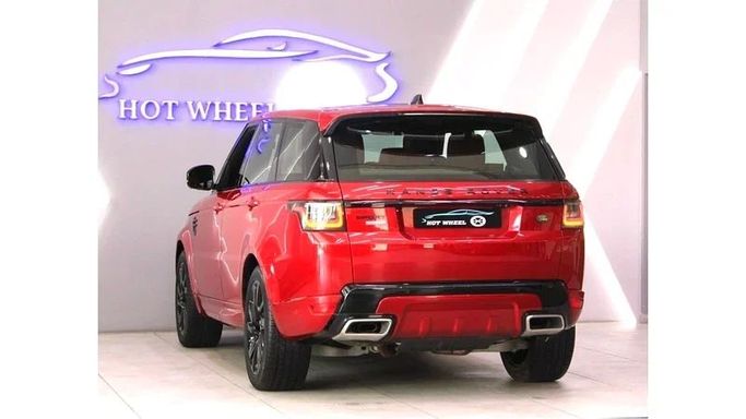 Подержанный Land Rover Range Rover Sport P525 II Рестайлинг, 5.0 л, 2019 в Дубае от Hot Wheel Used Motors Красный цвет. GCC | AUTO.AE