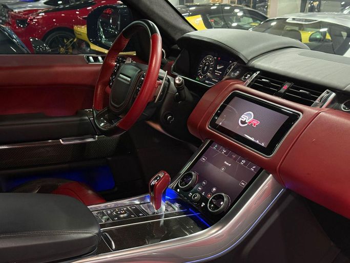 Подержанный Land Rover Range Rover Sport SVR II Рестайлинг, 5.0 л, 2018 в Дубае от STAR COLLECTION LLC Синий цвет. GCC | AUTO.AE