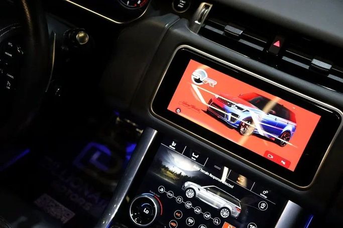 Подержанный Land Rover Range Rover Sport SVR II Рестайлинг, 5.0 л, 2020 в Дубае от Billionaire Motors Серебристый цвет. Американская | AUTO.AE