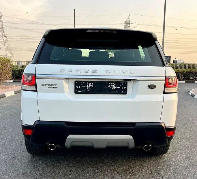 Подержанный Land Rover Range Rover Sport P340 II, 3.0 л, 2016 в Дубае от Designo Cars Trading Белый цвет. GCC | AUTO.AE