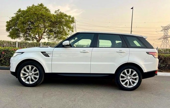 Подержанный Land Rover Range Rover Sport P340 II, 3.0 л, 2016 в Дубае от Designo Cars Trading Белый цвет. GCC | AUTO.AE