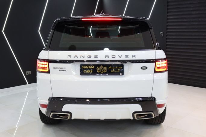 Подержанный Land Rover Range Rover Sport P525 II Рестайлинг, 5.0 л, 2022 в Дубае от Sanam Cars Белый цвет. GCC | AUTO.AE