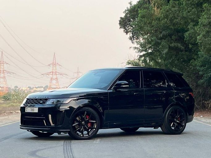 Подержанный Land Rover Range Rover Sport SVR II Рестайлинг, 5.0 л, 2021 в Дубае от Prestige motors Черный цвет. GCC | AUTO.AE