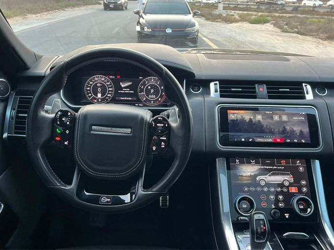 Подержанный Land Rover Range Rover Sport SVR II Рестайлинг, 5.0 л, 2021 в Дубае от Prestige motors Черный цвет. GCC | AUTO.AE
