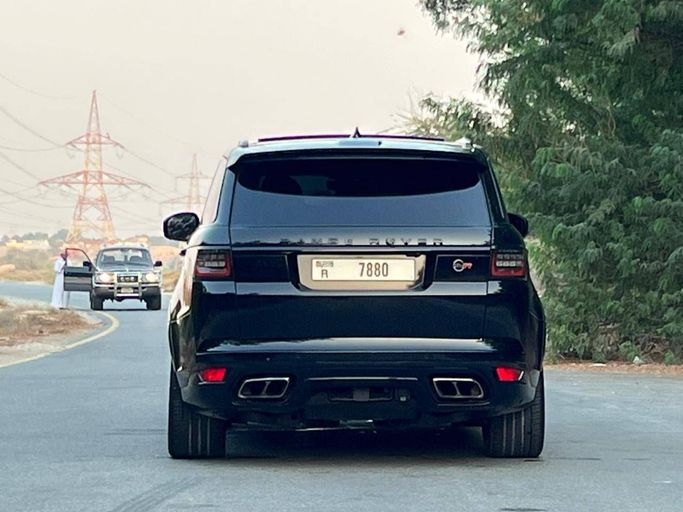 Подержанный Land Rover Range Rover Sport SVR II Рестайлинг, 5.0 л, 2021 в Дубае от Prestige motors Черный цвет. GCC | AUTO.AE