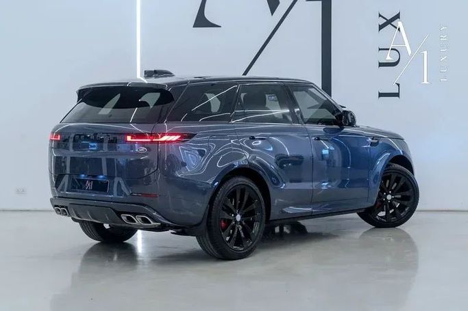 Подержанный Land Rover Range Rover Sport P530 III, 4.4 л, 2023 в Дубае от A1 Luxury Motors Серый цвет. GCC | AUTO.AE