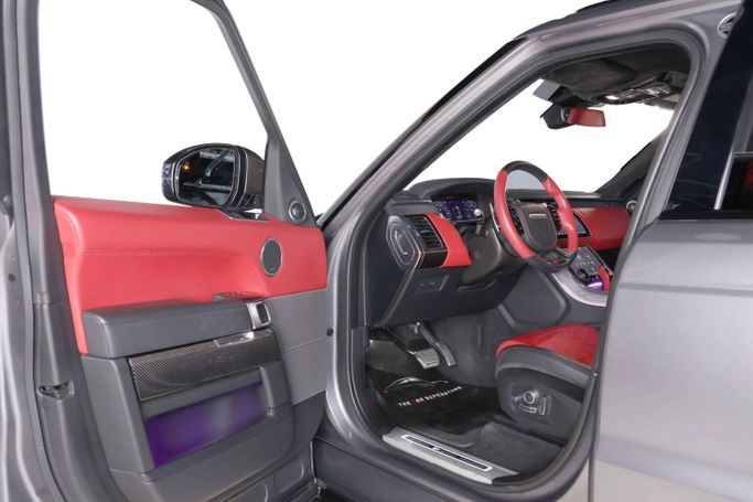 Подержанный Land Rover Range Rover Sport SVR II Рестайлинг, 5.0 л, 2022 в Дубае от The Car Superstore Серый цвет. Европейская | AUTO.AE
