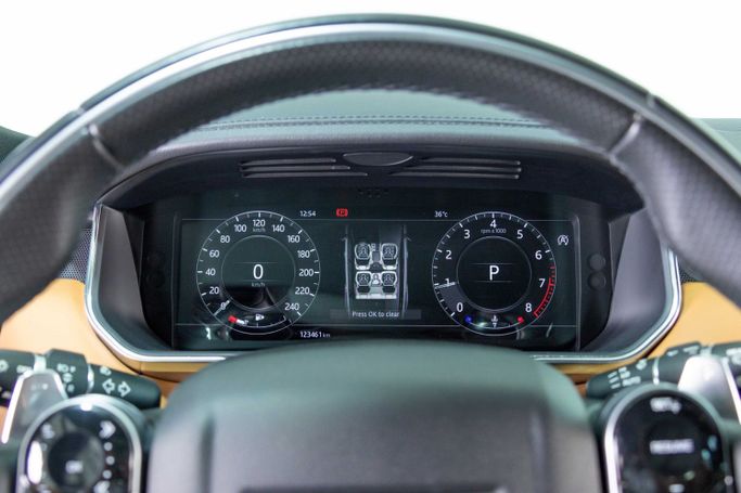 Подержанный Land Rover Range Rover Sport P400 MHEV II Рестайлинг, 3.0 л, 2018 в Дубае от The Car Superstore Черный цвет. GCC | AUTO.AE