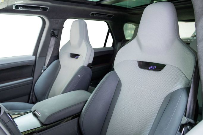 Подержанный Land Rover Range Rover Sport P635 III, 4.4 л, 2024 в Дубае от The Car Superstore Черный цвет. Other | AUTO.AE